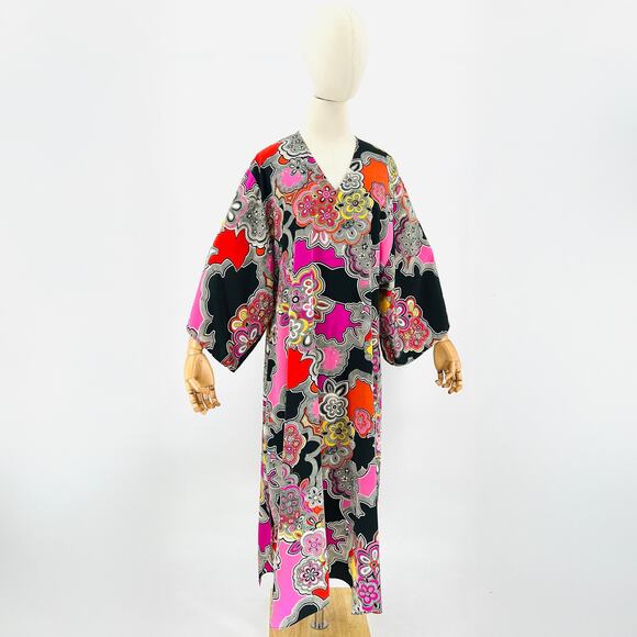 Natori Pink Black Psychedelic Floral V-Neck Kimono Sleeve Caftan Dress